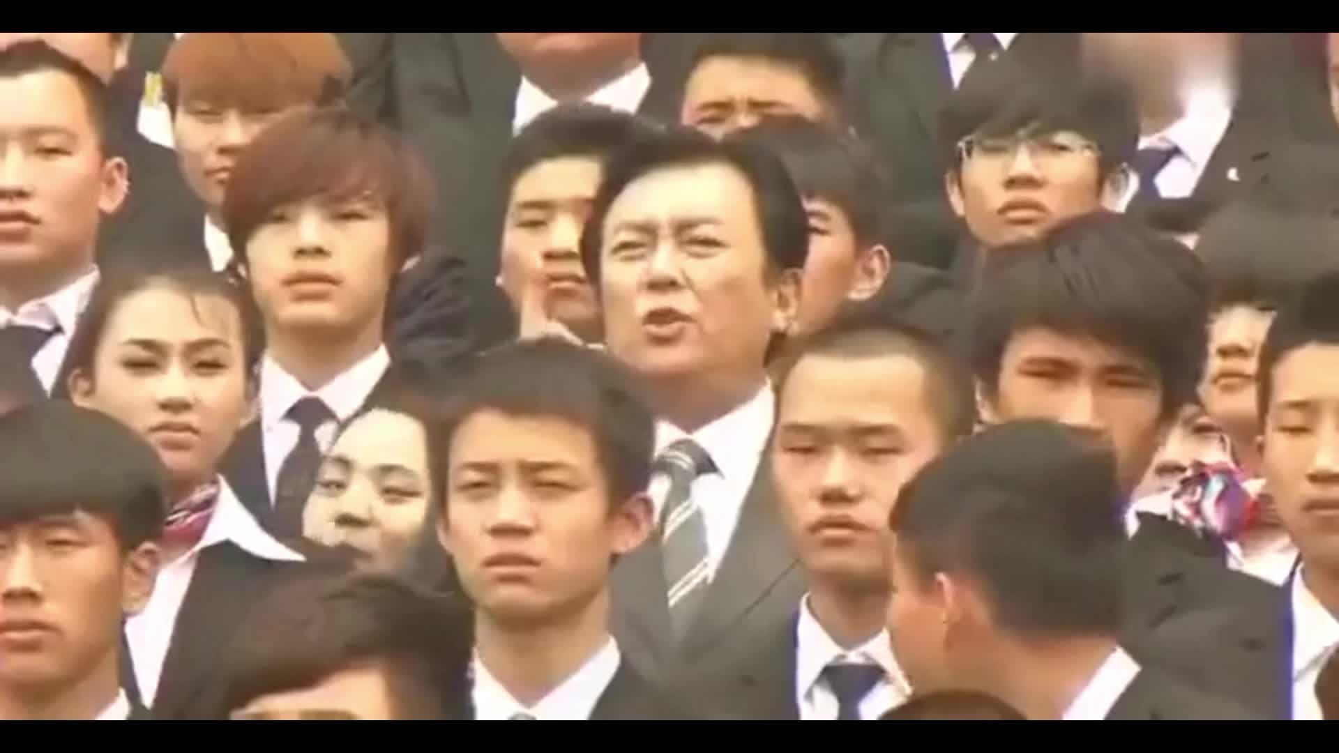 4{(ln)V:{(ln) V~(chung)